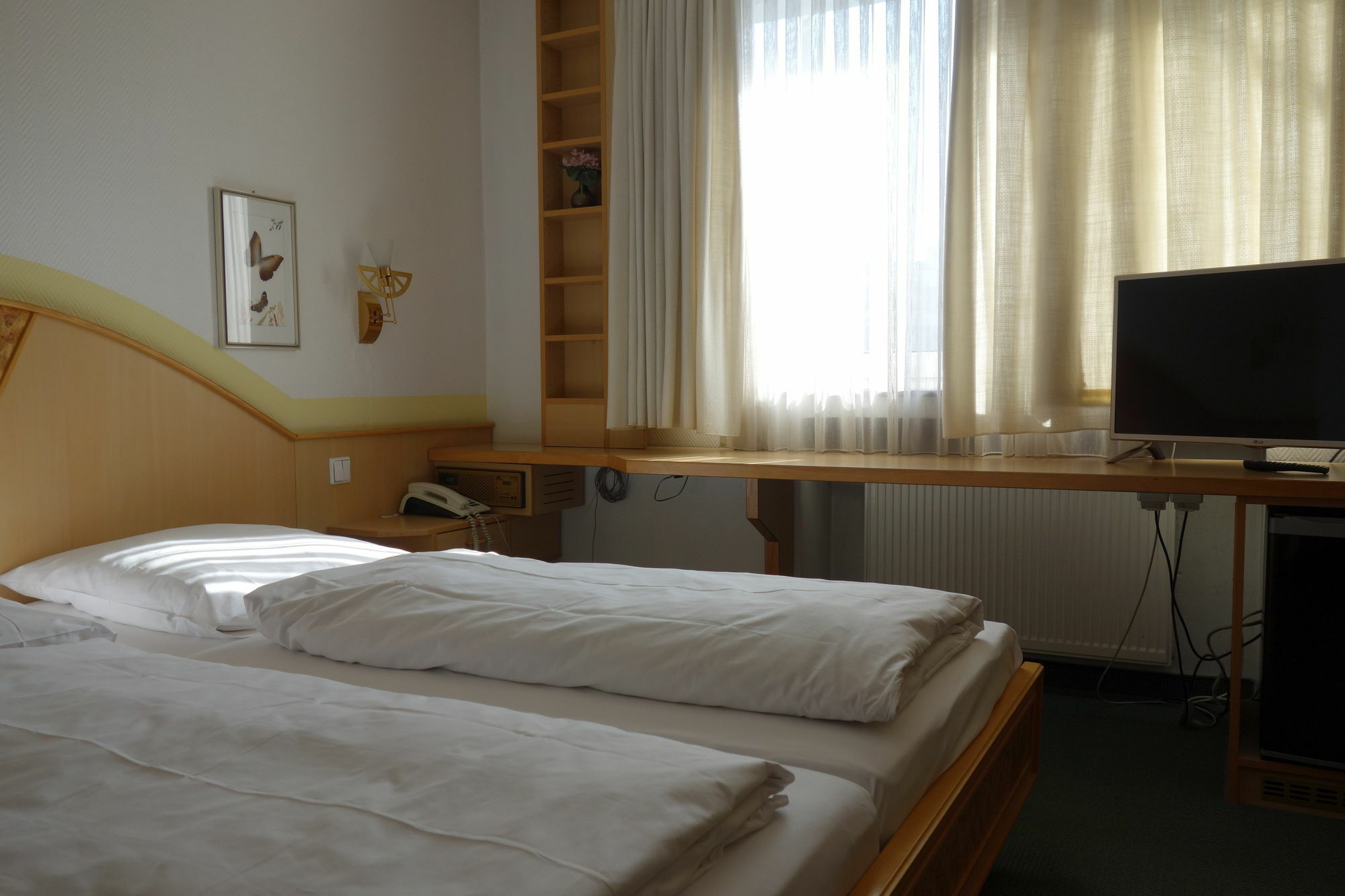 Kaiser Am Wiener Platz Кёльн Экстерьер фото